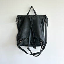 Load image into Gallery viewer, Rock Paper Scissors Genuine Leather Sloane Convertible Bag Backpack Black
