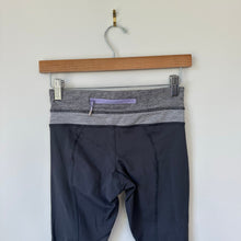 Load image into Gallery viewer, Lululemon Run Inspire Crop II Mid Rise Activewear Leggings Gray 4

