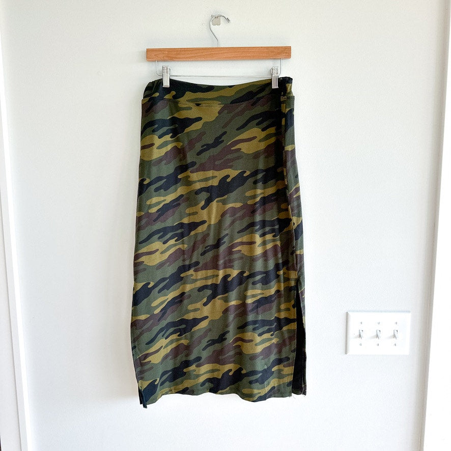 Sundry for Evereve Siene Camo Side Slit Midi Skirt Green XL