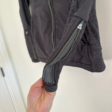 Load image into Gallery viewer, Lululemon Rebel Runner Jacket in Black / Wee Stripe Black Heathered Black 4
