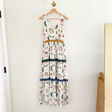 Load image into Gallery viewer, Verandah Chhatri Print Tiered Sleeveless Plunge Neck Maxi Dress White XS
