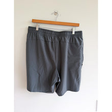 Load image into Gallery viewer, UNRL UtilityPerformance Elastic Waistband Stride Short Gray XL NWT
