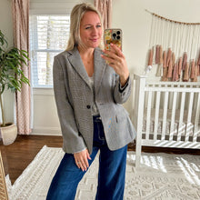 Load image into Gallery viewer, Brooks Brothers Stellita Fit Wool Houndstooth Blazer Black/White $498
