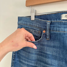Load image into Gallery viewer, Madewell 9&quot; High Rise Skinny Jeans in Allegra Wash Distressed 32
