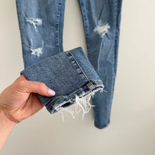 Load image into Gallery viewer, AGOLDE Sophie Skinny Distressed High Rise Medium Wash Jeans Blue 26
