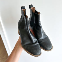 Load image into Gallery viewer, Madewell The Regan Leather Heeled Boot True Black 7.5

