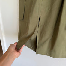 Load image into Gallery viewer, Nordstrom High Rise Cargo Pockets Midi Skirt Green XS NWT
