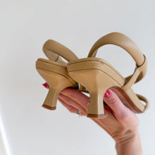 Load image into Gallery viewer, Vince Coline Tubular Leather Slingback Sandals Beige 5.5
