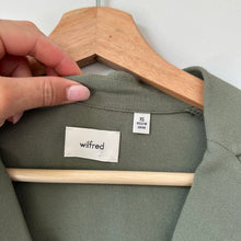 Load image into Gallery viewer, Wilfred Tulum Long Sleeve Collared Button Up Shirt Green XS
