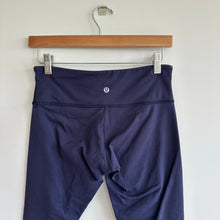 Load image into Gallery viewer, Lululemon Pull On Mid Rise Cropped Leggings Blue 6

