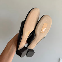 Load image into Gallery viewer, Staud Dahlia Leather Low Heel Thong Sandals Black 9 NEW
