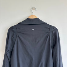 Load image into Gallery viewer, Lululemon Reversible Cinch Mesh Full Zip Pullover Long Sleeve Jacket Black 4
