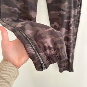 NWT Athleta Farallon Camo Pattern Mid Rise Jogger Green 10