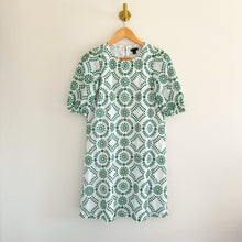 Load image into Gallery viewer, Ann Taylor Eyelet Crew Neck Puff Sleeve Casual Shift Dress Green/White XS
