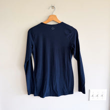 Load image into Gallery viewer, Beyond the Bump by Beyond Yoga Crew Neck Long Sleeve T-Shirt Blue M

