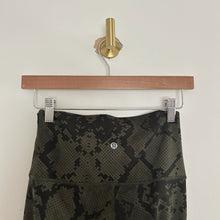 Load image into Gallery viewer, Lululemon Wunder Under Pant *Full-On Luon Leggings Green Gator 4
