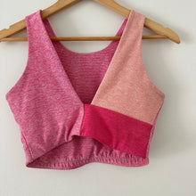 Load image into Gallery viewer, Outdoor Voices Venus Crew Neck Colorblock Crop Top Pink S
