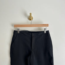 Load image into Gallery viewer, Lululemon On The Move Pant Black 6
