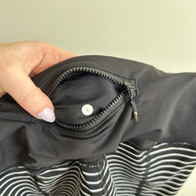 Load image into Gallery viewer, Lululemon Runday Crop First Release)Striped Running Leggings Black/White 4
