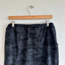 Load image into Gallery viewer, Sundry by Evereve Saturday Terry Cloth Skirt Black Camo L NWT
