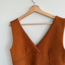 Load image into Gallery viewer, Anthropologie Maeve Pecan Textured Jacquard Button Side Cropped Tank Top Brown L
