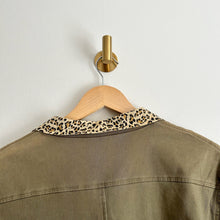 Load image into Gallery viewer, Peyton Jensen Button Front Safari Military Jacket Olive Green S

