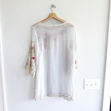 Load image into Gallery viewer, Johnny Was Floral Embroidered Eyelet Sheer Side Slits Tunic Top White M
