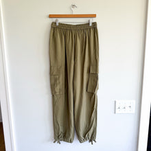 Load image into Gallery viewer, Nordstrom Cargo Pull On Drawstring Waist Jogger Pants Olive Burnt XS NWT
