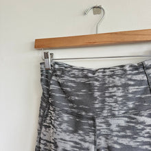 Load image into Gallery viewer, Lululemon Beat The Heat Tight Mesh Leggings Gray Jacquard 8
