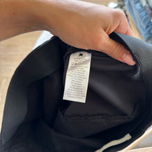 Load image into Gallery viewer, Everlane The Side Zip Stretch Cotton Crop Work Pant Black 8
