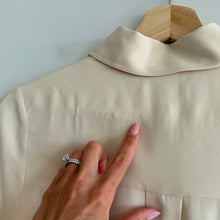 Load image into Gallery viewer, Nordstrom Short Sleeve Curvy Hem Collared Casual Button Up Shirt Cream XXS NWT
