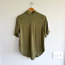 Load image into Gallery viewer, Nordstrom Short Sleeve Collared Button Up Shirt Olive Burnt Green XXS NWT
