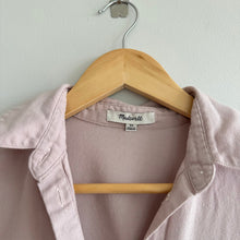 Load image into Gallery viewer, Madewell Breezewoven Beachside Shirttail Short Sleeve Button Up Shirt Blush XS
