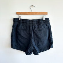 Load image into Gallery viewer, Athleta Cabo Linen 4" Drawcord Waist Pockets Shorts Black 12
