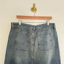 Load image into Gallery viewer, KUT From The Kloth Rose Button Front Denim Straight Skirt Blue 14
