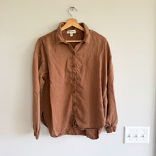 Load image into Gallery viewer, Cloth &amp; Stone Lyocell Long Sleeve Button Up Shirt Brown L
