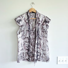 Load image into Gallery viewer, Elie Tahari Bree Silk Shirt Quartz Multi M NWT
