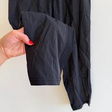 Load image into Gallery viewer, Lululemon Dance Studio Crop *25" Black 6
