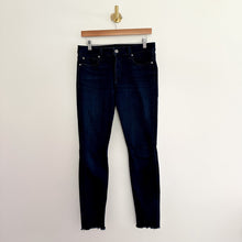 Load image into Gallery viewer, Hudson Krista Super Skinny Crop Release Hem Jeans 29
