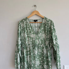 Load image into Gallery viewer, SUMMERSALT The Cinched Waist Caftan Dress Vintage Floral in Ivy S
