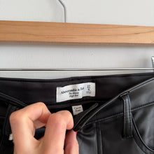 Load image into Gallery viewer, Abercrombie &amp; Fitch Curve Love The Skinny High Rise Faux Leather Jeans Black 27
