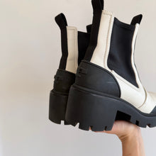 Load image into Gallery viewer, Tory Burch Chelsea Lug Sole Leather Pull On Ankle Boots White/Black 9
