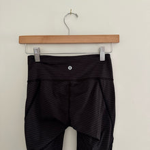 Load image into Gallery viewer, Lululemon Conduit Striped Cropped Leggings Stretch Black 4
