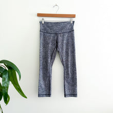 Load image into Gallery viewer, Lululemon Wunder Under Crop III in Rio Mist White Black $88
