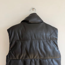 Load image into Gallery viewer, Abercrombie &amp; Fitch Vegan Leather Zip Up Puffer Vest Black S

