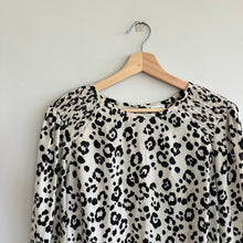 Load image into Gallery viewer, Peyton Jensen Leopard Print Smocked Shoulder Long Sleeve Blouse Cream/Black M
