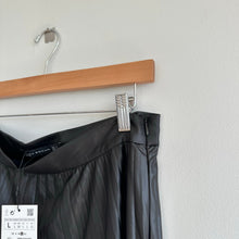 Load image into Gallery viewer, Zara Pleated Midi Skirt Black L NWT
