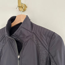Load image into Gallery viewer, Lululemon Rebel Runner Jacket in Black / Wee Stripe Black Heathered Black 4
