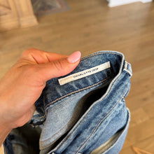 Load image into Gallery viewer, Citizens of Humanity Charlotte High Rise Denim Crop Jeans Blue 30
