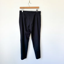 Load image into Gallery viewer, AKRIS Punto Franca Mid-Rise Cropped Pants Black 8
